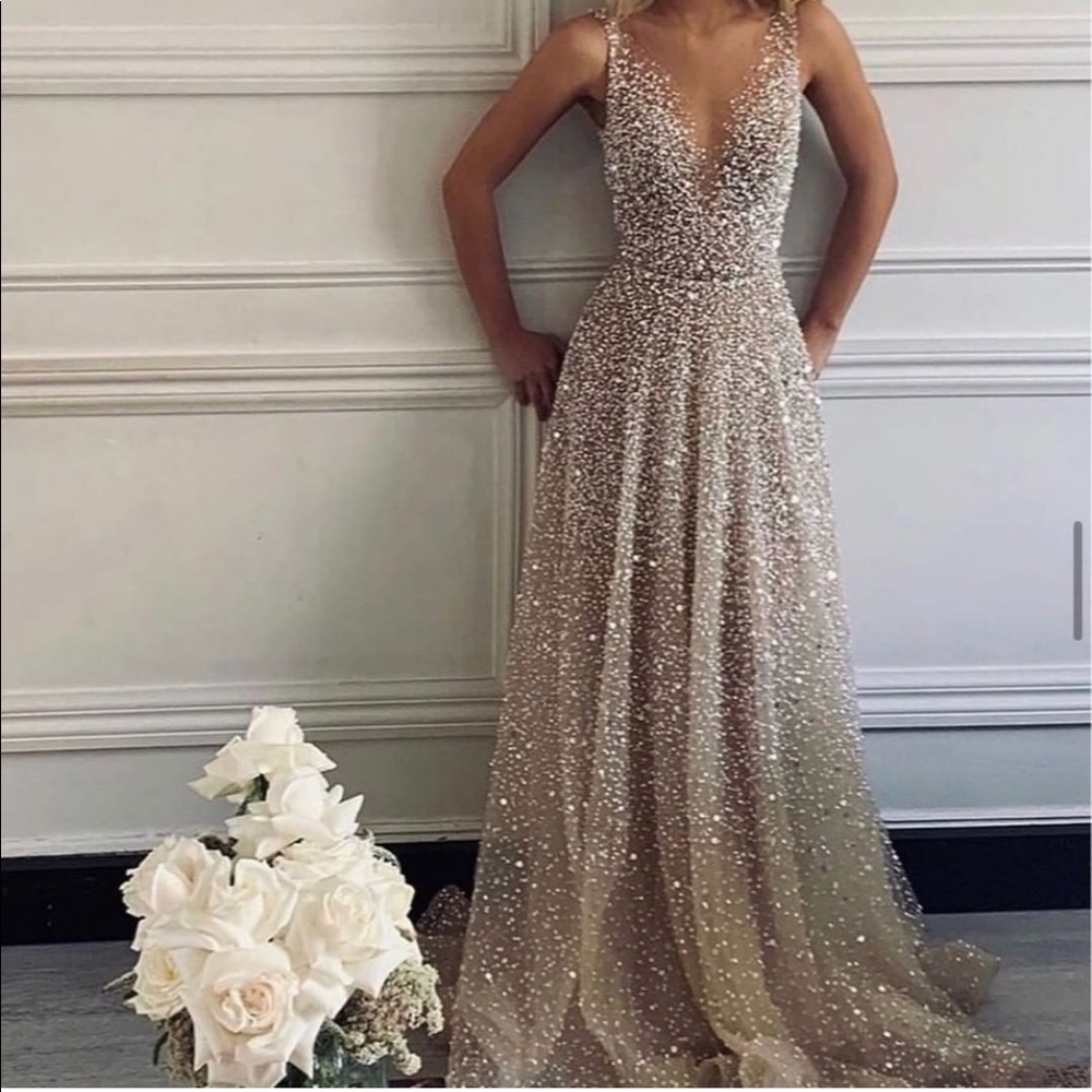 Wedding dress. Prom dress